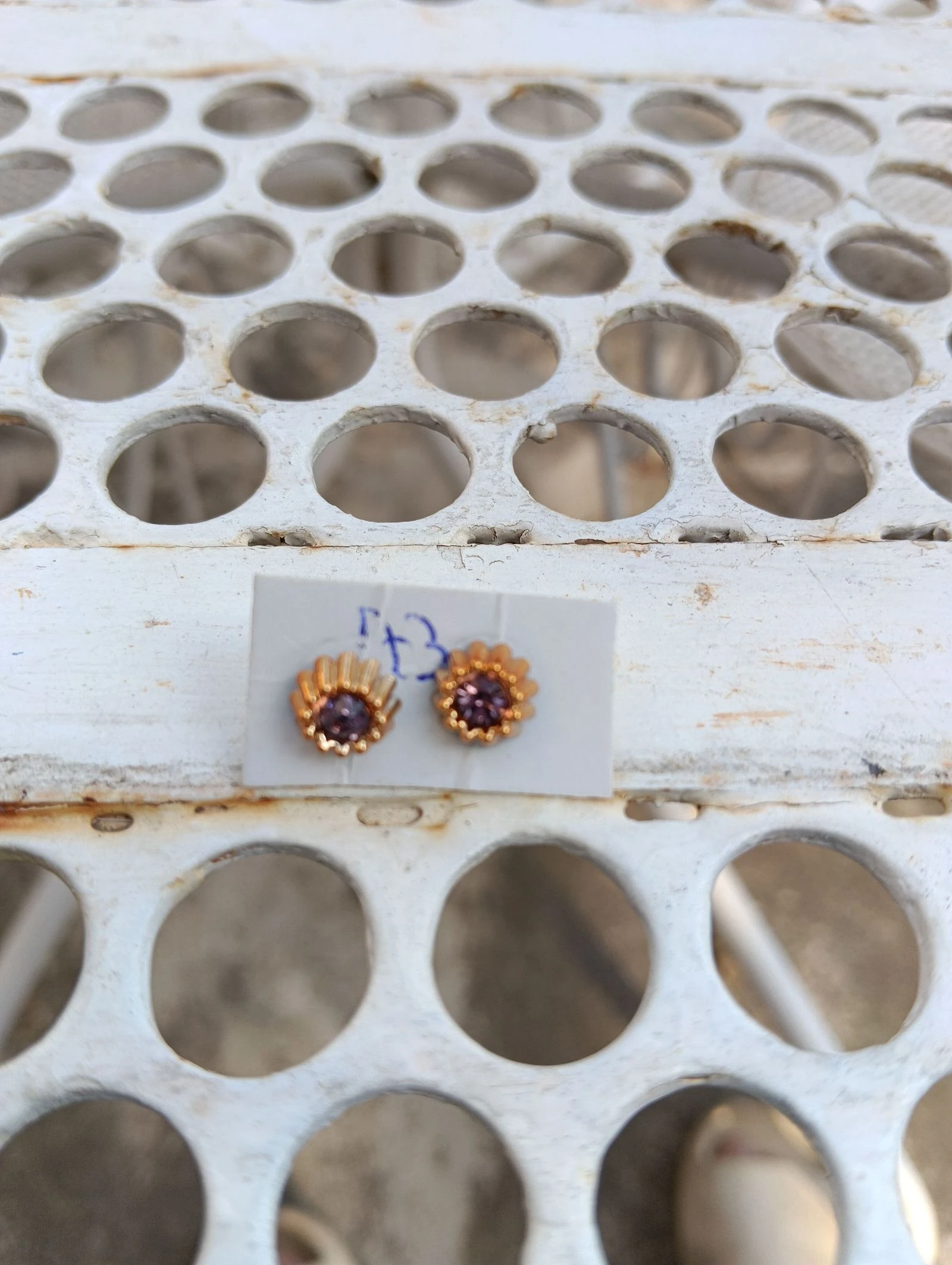 Boucle d oreille n 73 neuve 